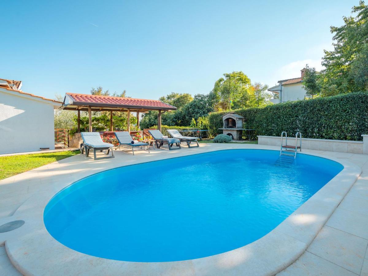 Holiday Home Hacienda - Pzn316 By Interhome Tinjan Bagian luar foto