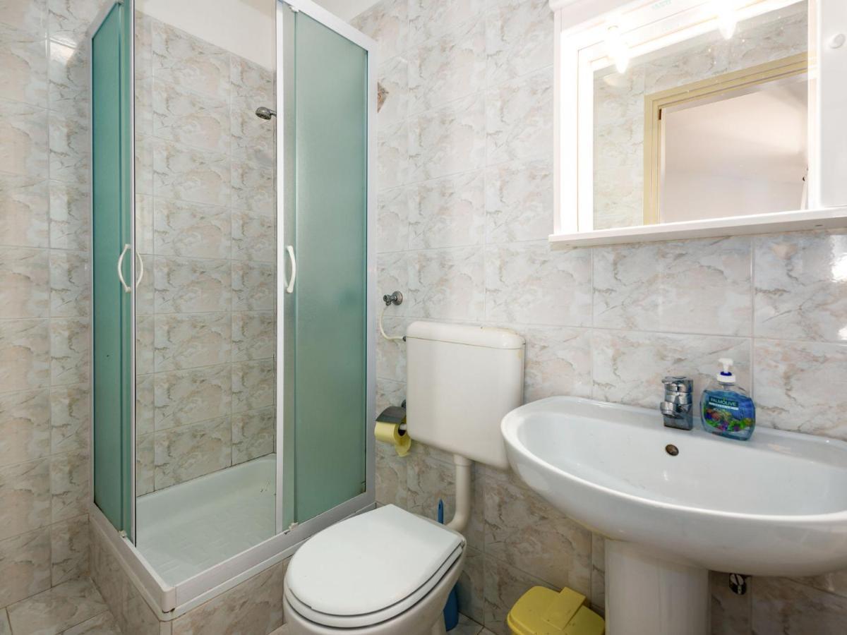 Holiday Home Hacienda - Pzn316 By Interhome Tinjan Bagian luar foto
